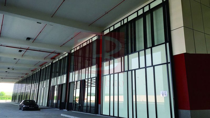 卫生间折叠门长虹玻璃：材质解析与选购要点